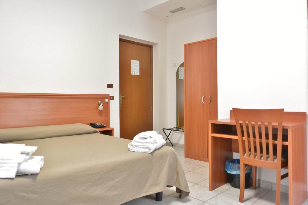 Hotel Trentina Милан Экстерьер фото